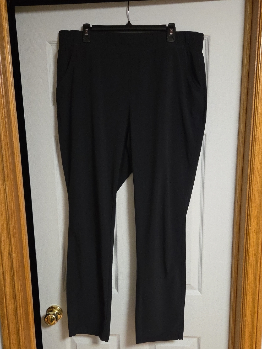 Eddie Bauer Black Ankle Length Pull-On Pants